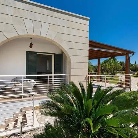 Villa Montalcini - - Rive Del Salento *